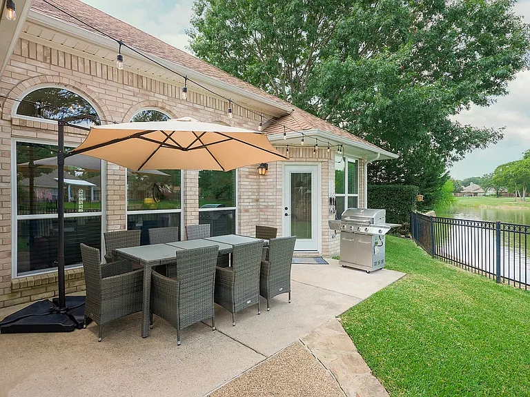 5604 Hill Haven Ct — Photo 2