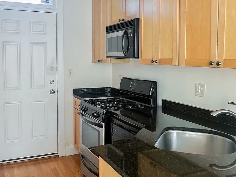 4808 N Paulina St — Photo 7