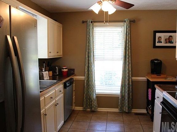 2nd image of 1001 Cambridge Ct