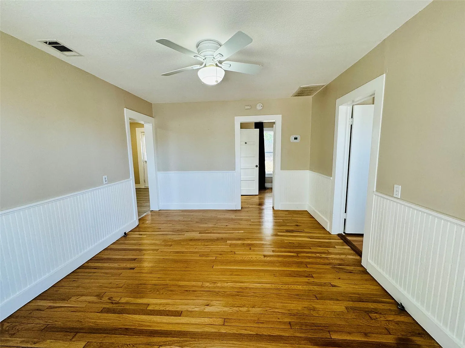 2 bed, 1.0 bath, 1079 sqft, $1,800 — Photo 3