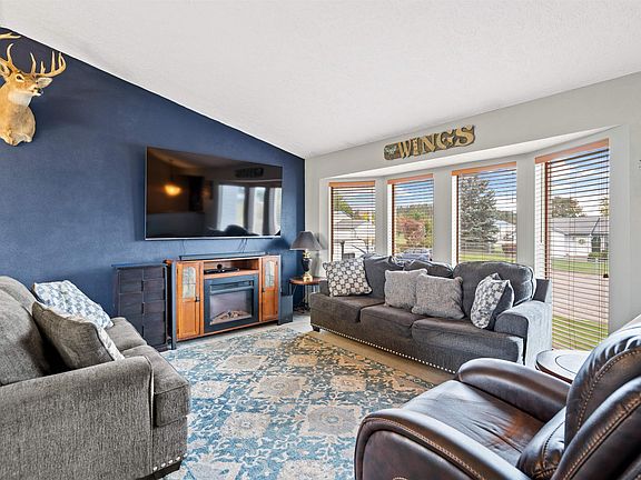 4th image of 605 S Beige Ln
