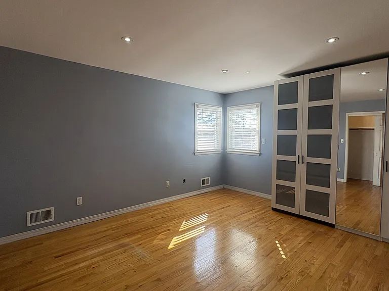 86 Notre Dame Ave #2 — Photo 8