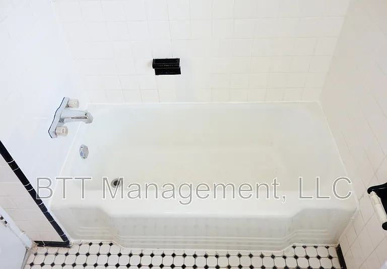 8400 Greenwood Ave #4 — Photo 78
