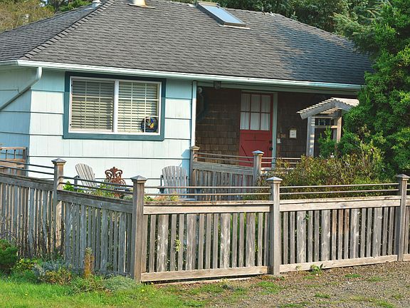 2nd image of 1945 NE 58th St