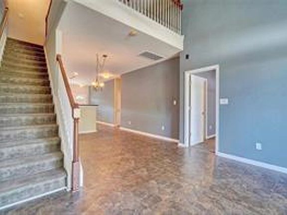 4th image of 1404 Island Park Cir