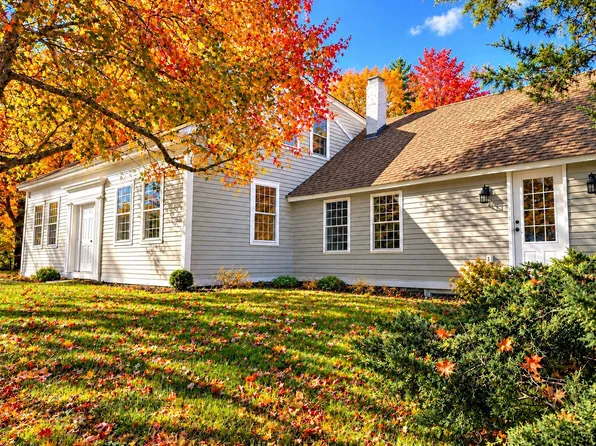21 East St, Petersham, MA 01366