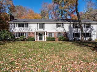 16 Fern Way, Bedford, MA 01730