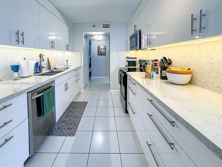 9341 Collins Ave #907 — Photo 9