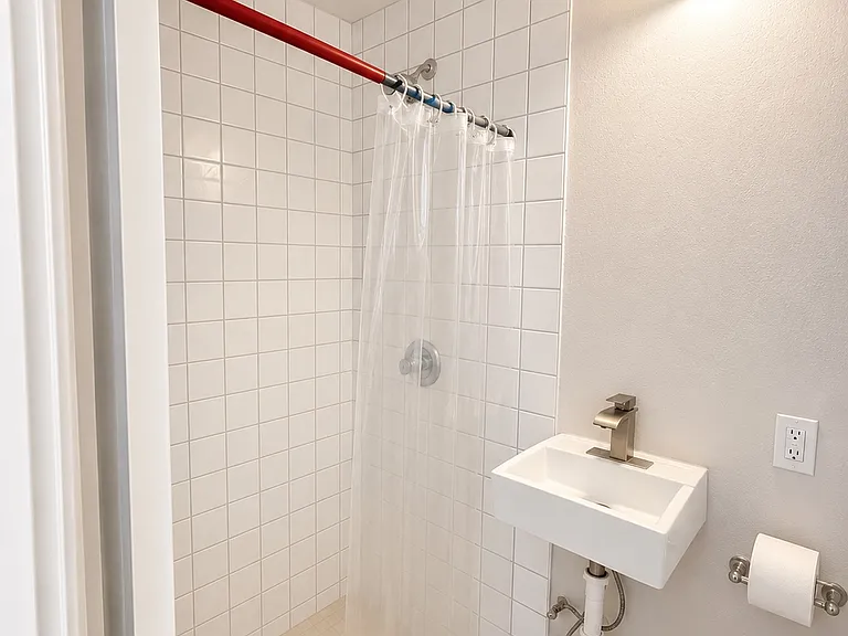 2222 Willard St #2222 — Photo 4