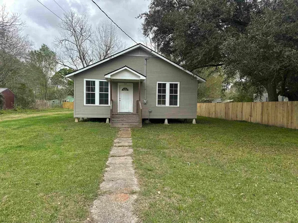 305 S Storer Ave, Iowa, LA 70647
