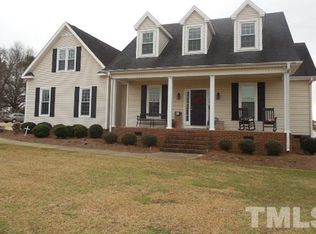 165 Country Meadow Ln, Coats, NC 27521