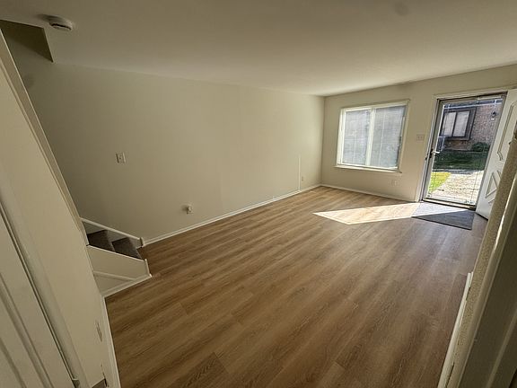 3rd image of 5200 Hilltop Dr APT F6