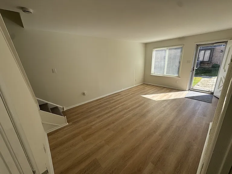 5200 Hilltop Dr #F6 — Photo 3