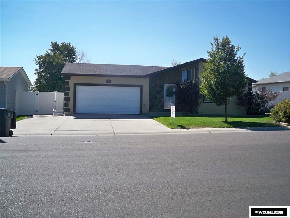 1st image of 1213 Overland Dr