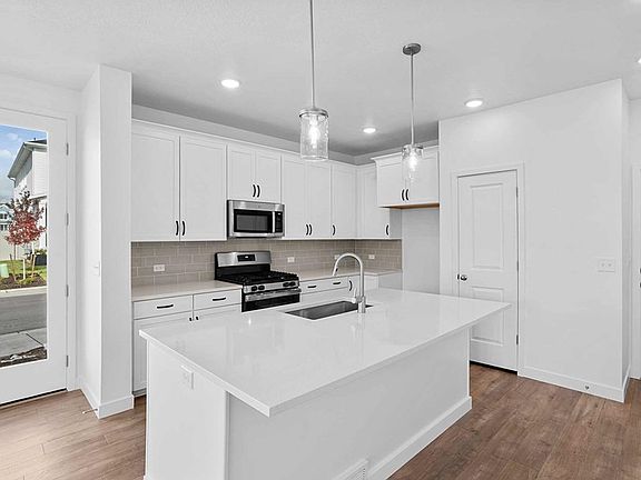 The Bridgecrest - Kitchen