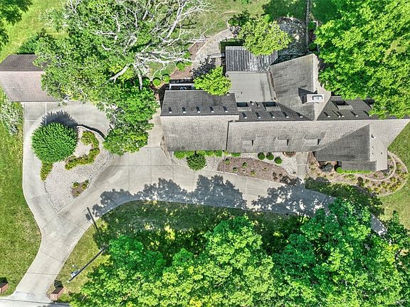4th image of 1190 S Joynt Rd