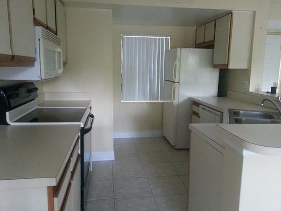 3rd image of 9999 Summerbreeze Dr APT 109