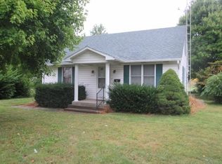 606 S 10th St, Petersburg, IN 47567