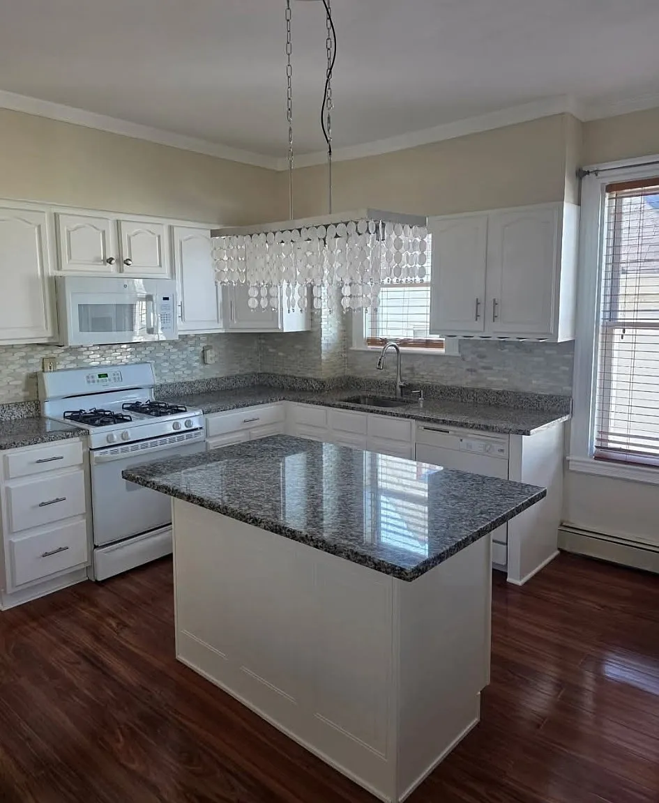 3 bed, $3,000 — Photo 3