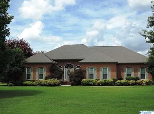 989 Celia Dr SE, Hartselle, AL 35640