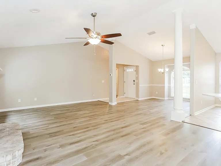 1554 Mountain Lake Dr W — Photo 4