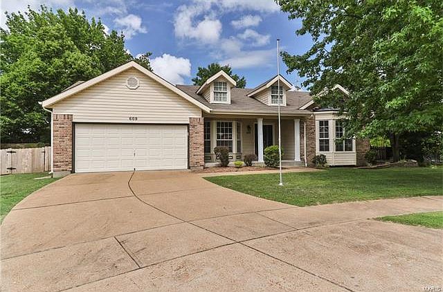 1st image of 609 Windsor Hill Dr