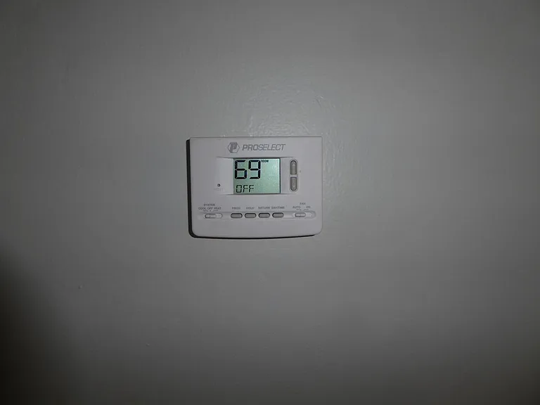 2031 N Parish Pl — Photo 3