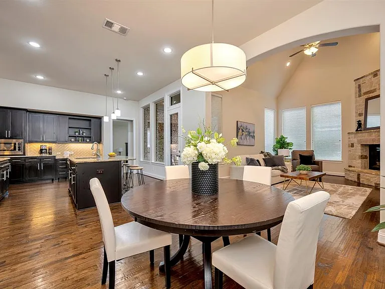 4600 Crossvine Dr — Photo 4
