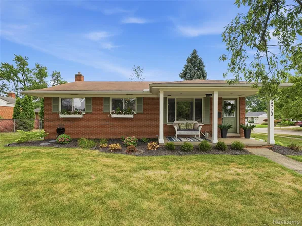 39773 Bart St, Canton, MI 48187