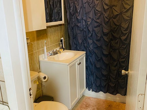 3rd image of 5055 N Western Ave #1