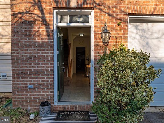 4th image of 816 Fairview Village Ct