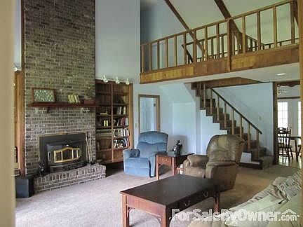 2nd image of 7727 Round Hill Rd