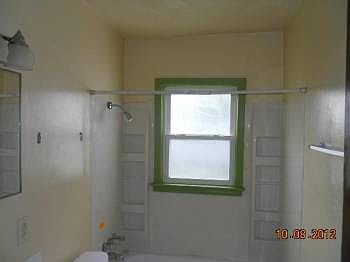 3rd image of 2246 Ontario St