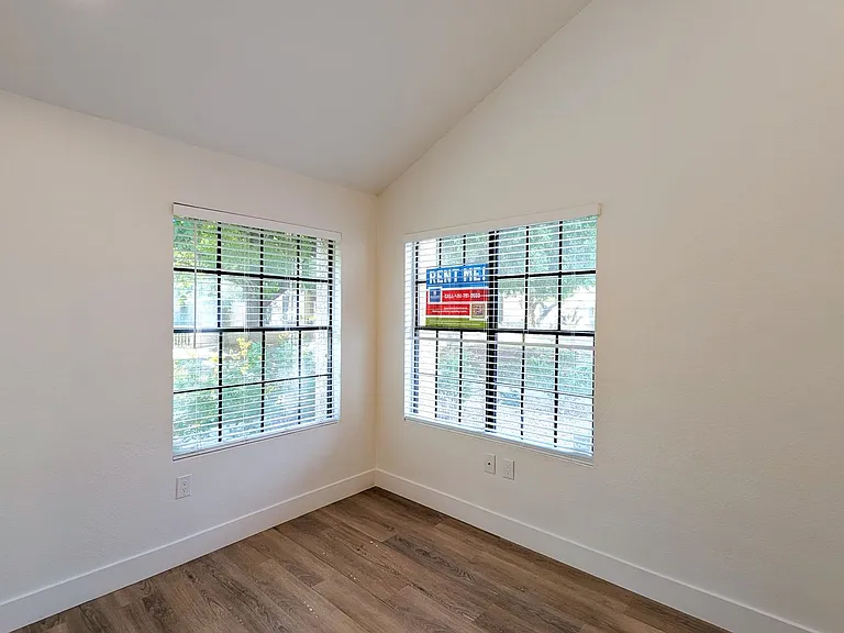 602 N May St #67 — Photo 15
