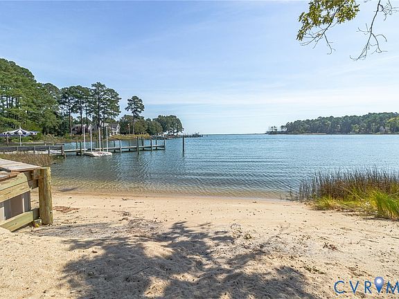 4th image of 430 Harveys Neck Rd