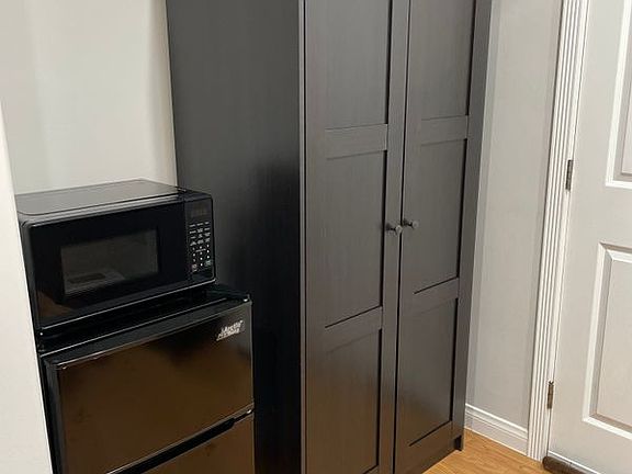 3rd image of 4103 W 173rd Pl