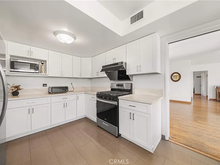 1033 S Isabella Ave — Photo 10