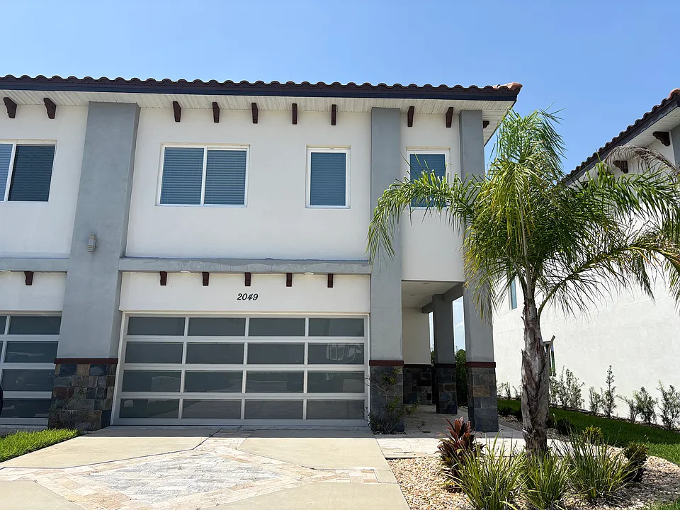 2049 Greenbriar Ter #2049