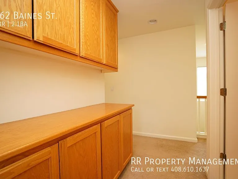 962 Baines St — Photo 19
