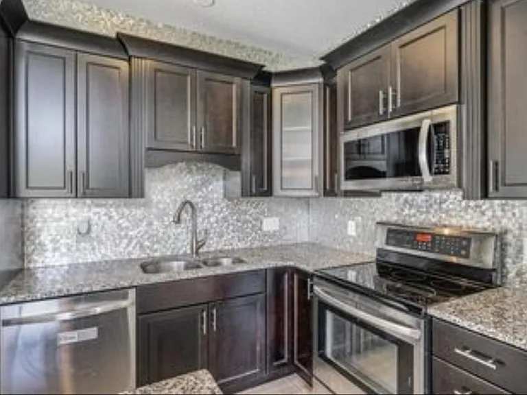 3870 Abercrombie Ln — Photo 3