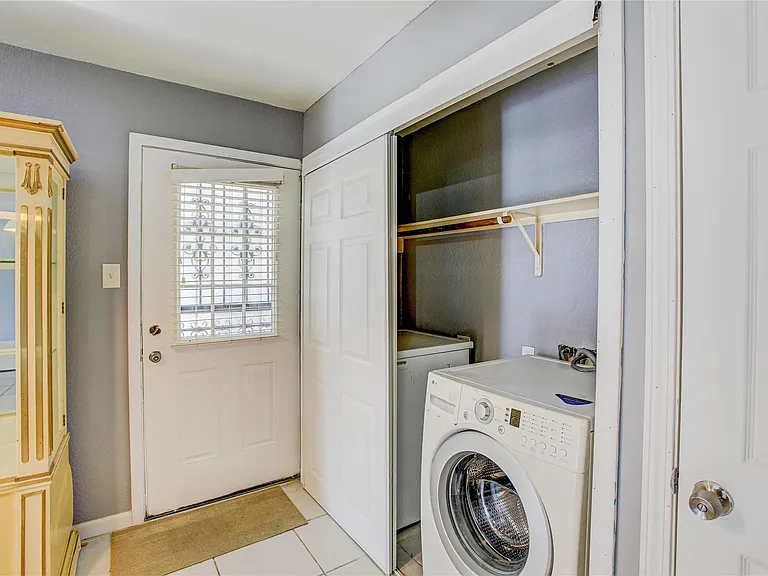 11807 Greenmesa Dr — Photo 13