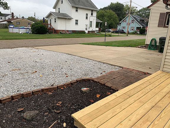 4th image of 614 Church St