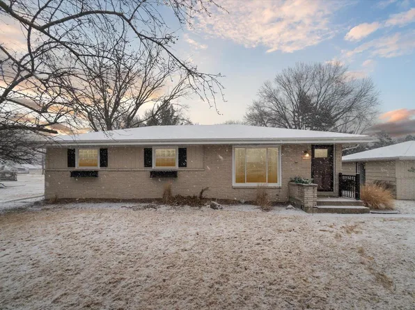 N33W22299 Hill N Dale CIRCLE, Pewaukee, WI 53072