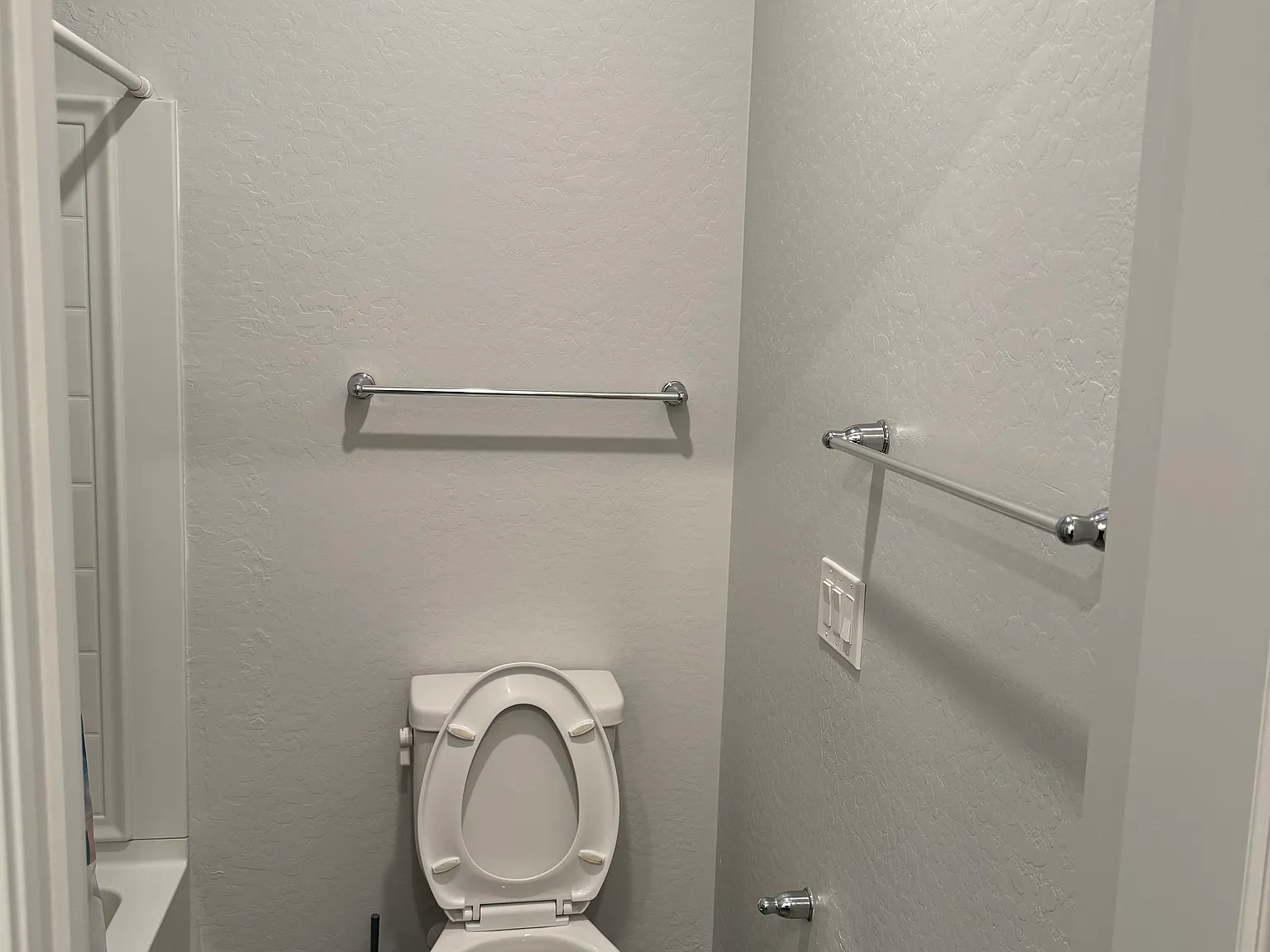 5 bed, 2587 sqft, $2,700 — Photo 4