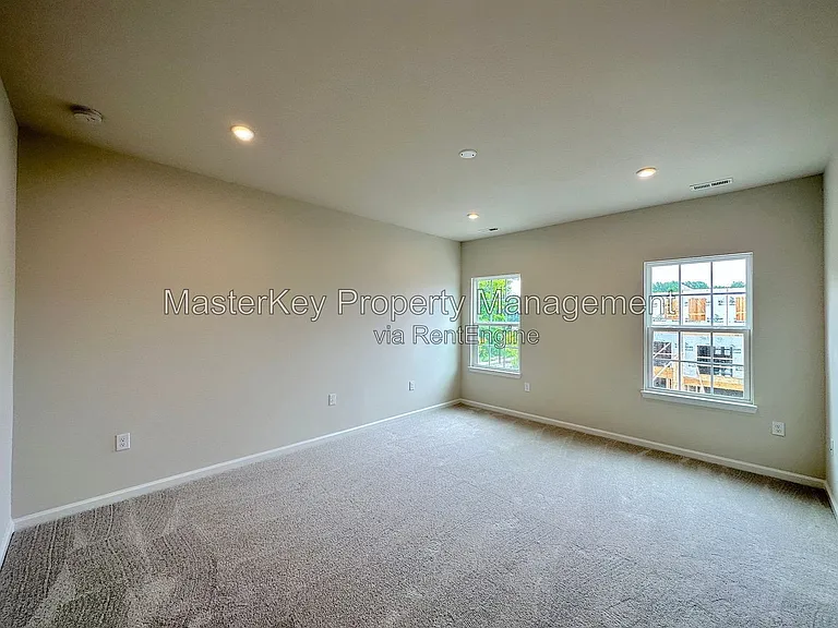 1018 Kentlands Dr — Photo 11