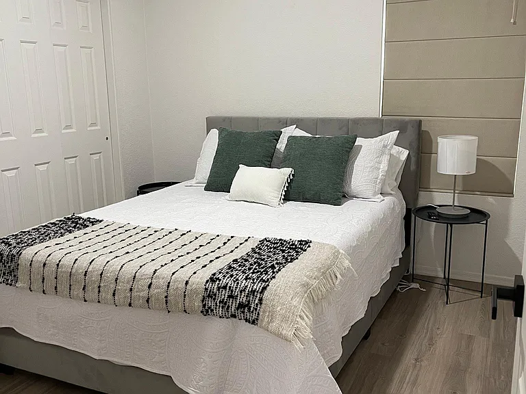 3 Bedroom with 40" TV