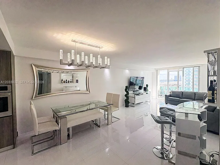 19380 Collins Ave #827 — Photo 4