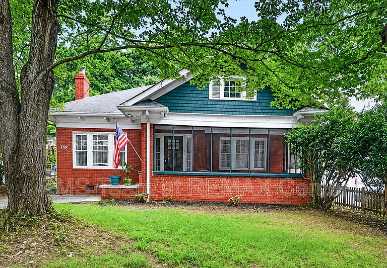 582 Clifton Rd NE — Photo 48