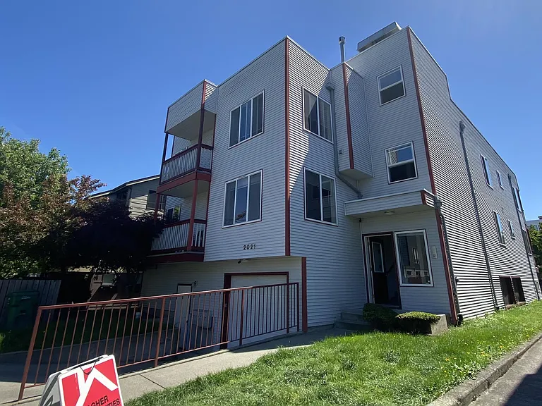 2021 NW 59th St #102 — Photo 15
