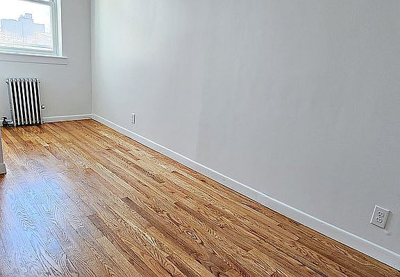 5th image of 339 Manhattan Ave APT 3